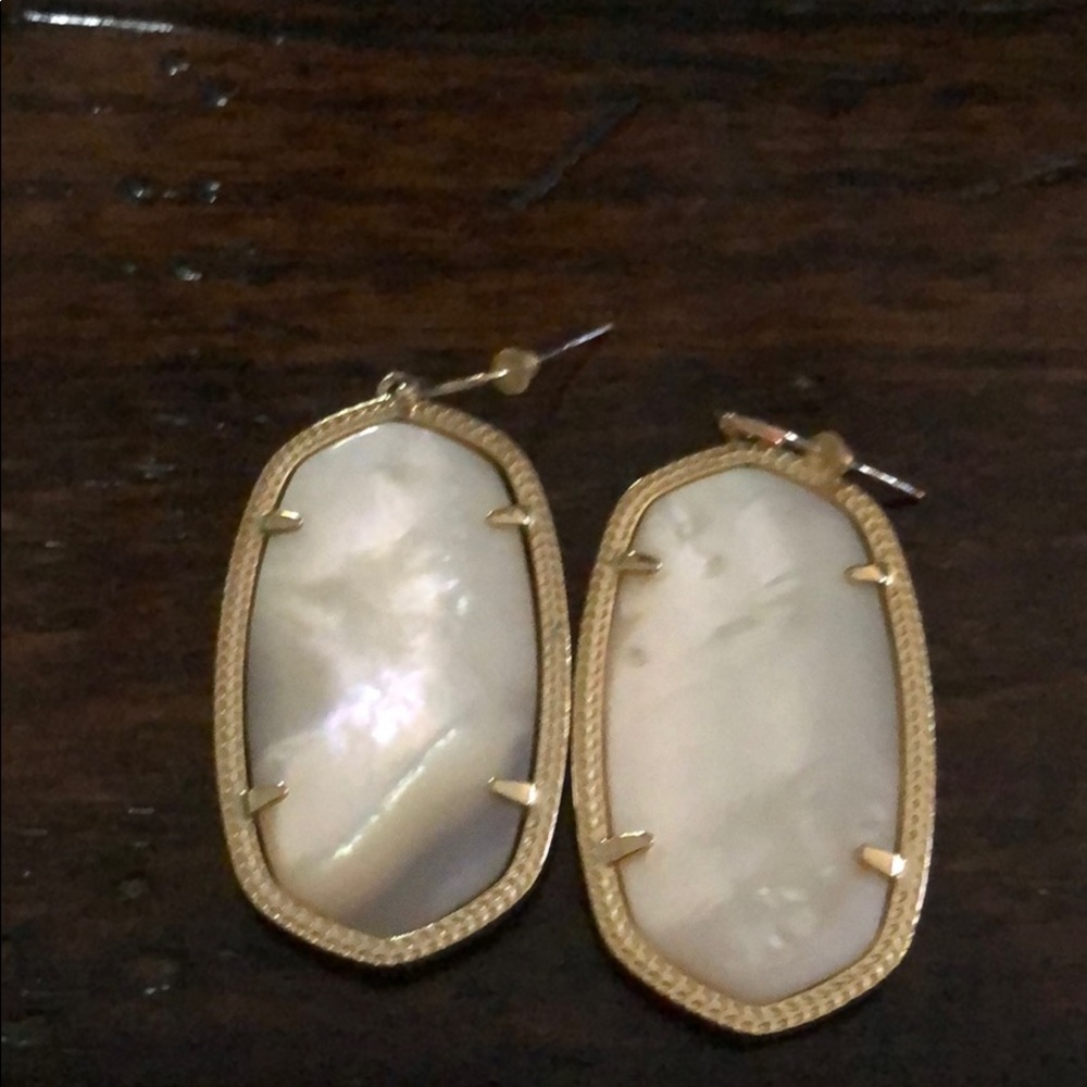 Kendra Scott Danielle Earrings